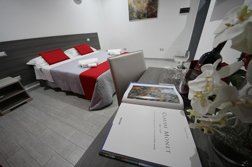 La Maison De Monet Brindisi Room photo